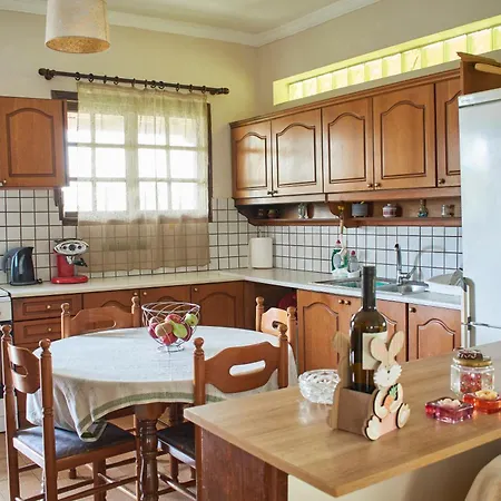 펜션 Korinthos House Plv *